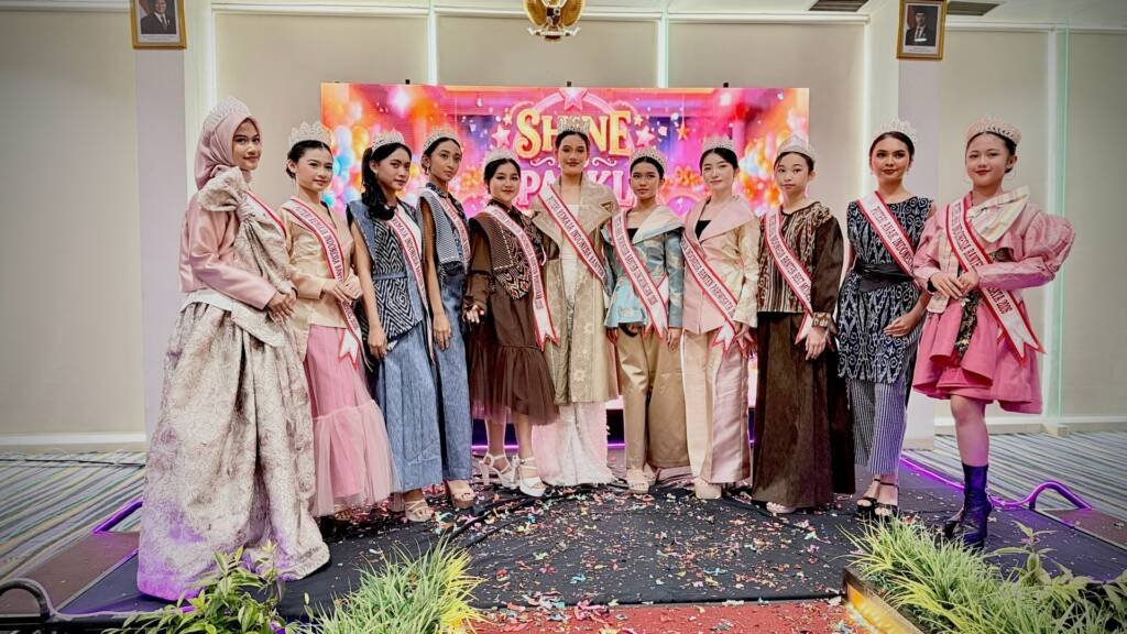 Puteri Anak dan Puteri Remaja Indonesia Banten 2026 Tampil dalam Shine and Sparkle Parade 2026 di Fame Hotel Gading Serpong